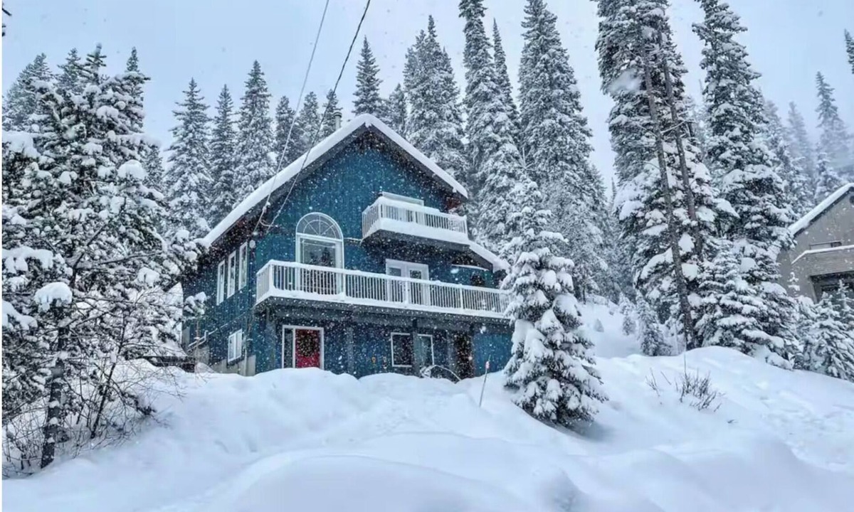 Okanagan-Similkameen Cabin | Cozy ski retreat at Apex Mountain Resort