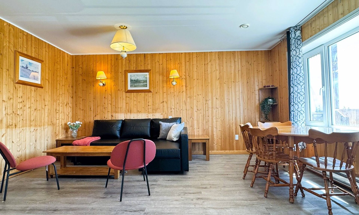 Cape Breton Island Ski Chalet | Cozy spacious with private deck | On cabot trail | Unit 15 @ Great Cabot Lodge