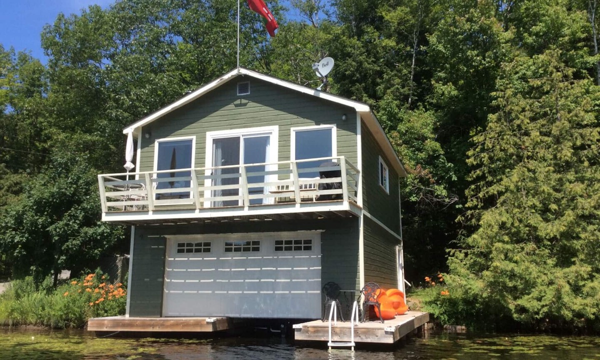 Parry Sound Cottage | Cozy Upper Boathouse For Rent