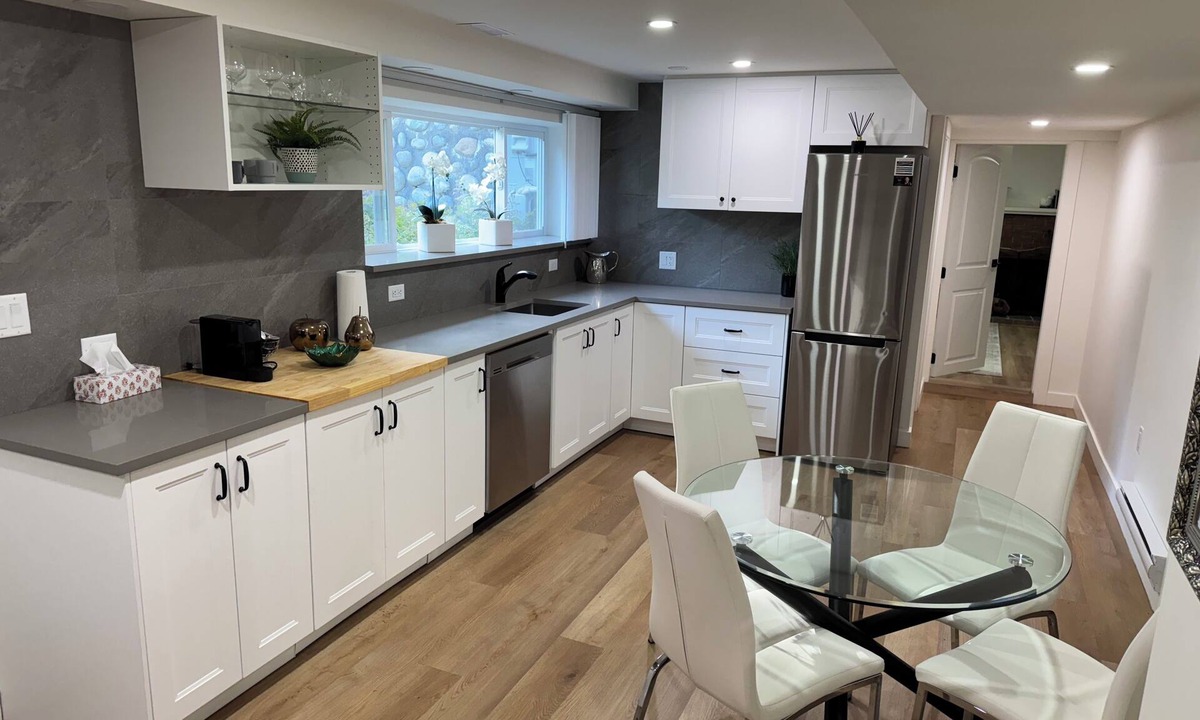 Dundarave House | Cozy with King Size Bed, Netflix/Prime Video 1 bed