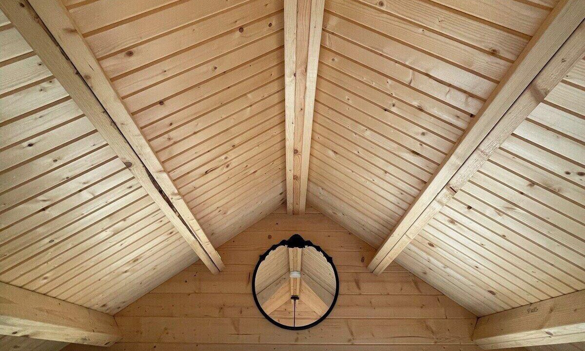 Langton Apartment | Cozy Woodland Bunkie + Outdoor Shower + WiFi