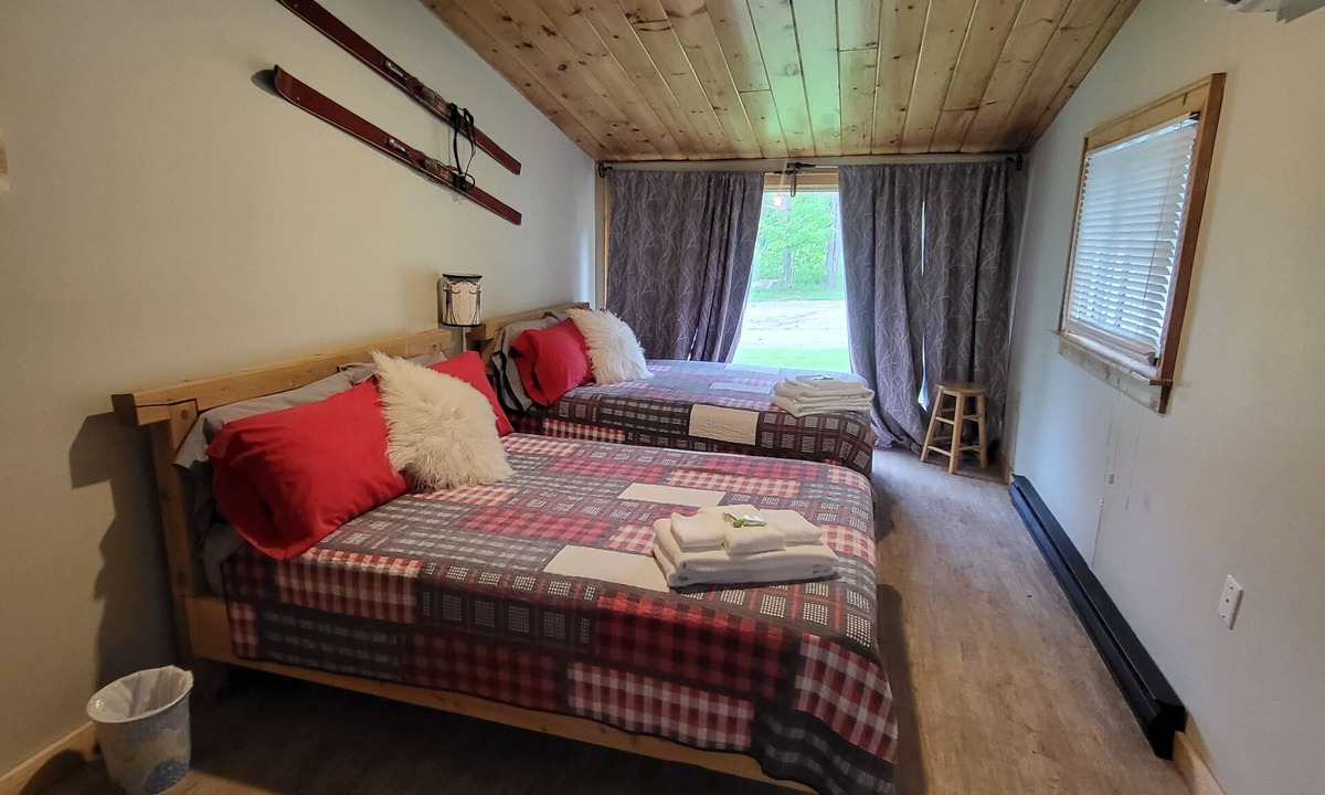 Central Hainesville Hotel | Crabbe Mountain Inn