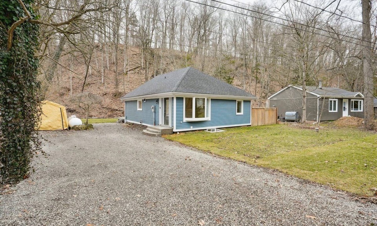 Burlington Cottage | Creek Side Cottage - Hot tub, hiking, games