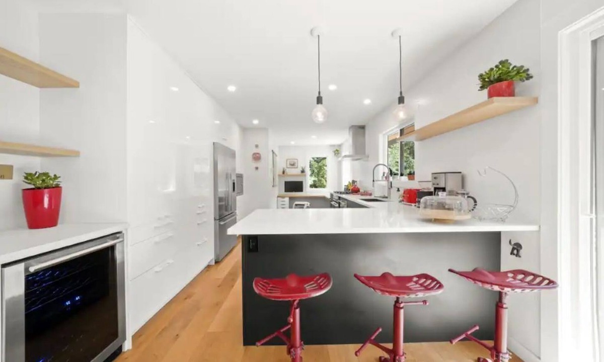 Brackendale House | Creekside Haven Family-Friendly Squamish Home