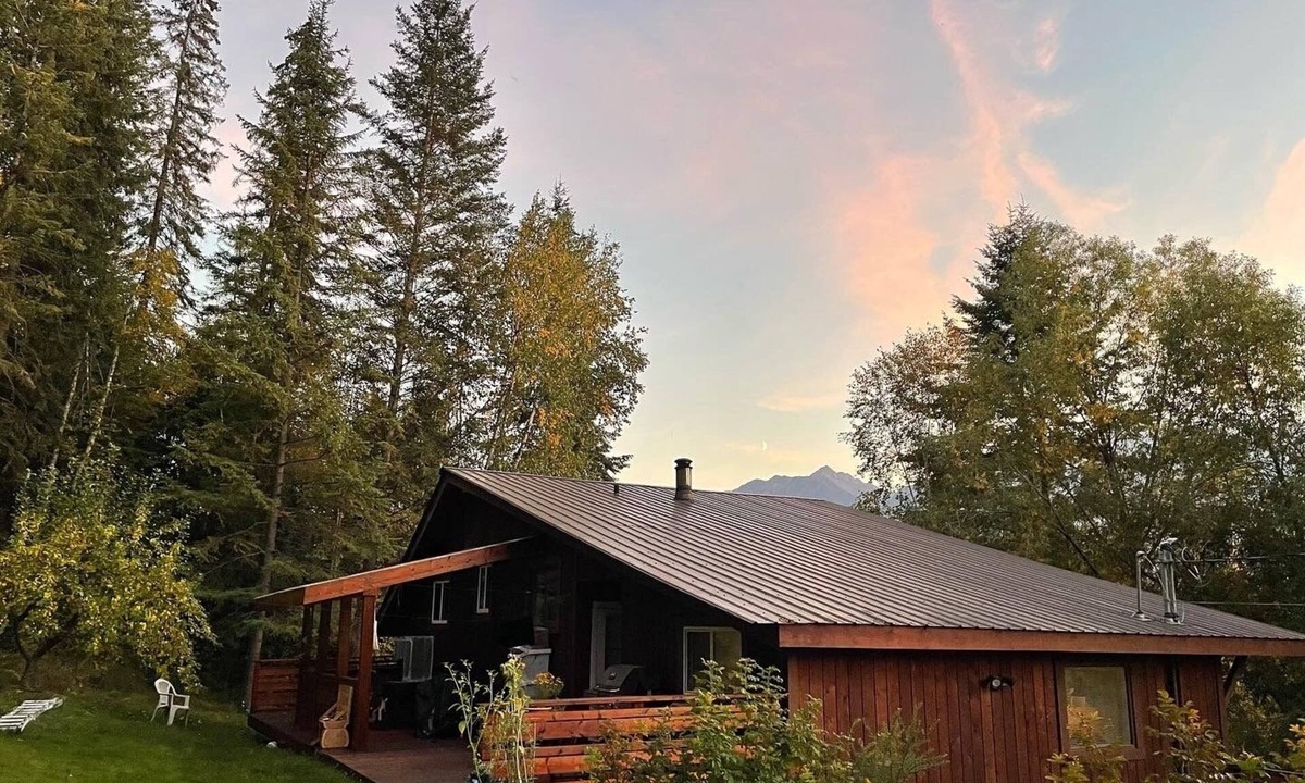 Golden House | Creeky Cedars Suite Mountain Getaway - minutes from Golden
