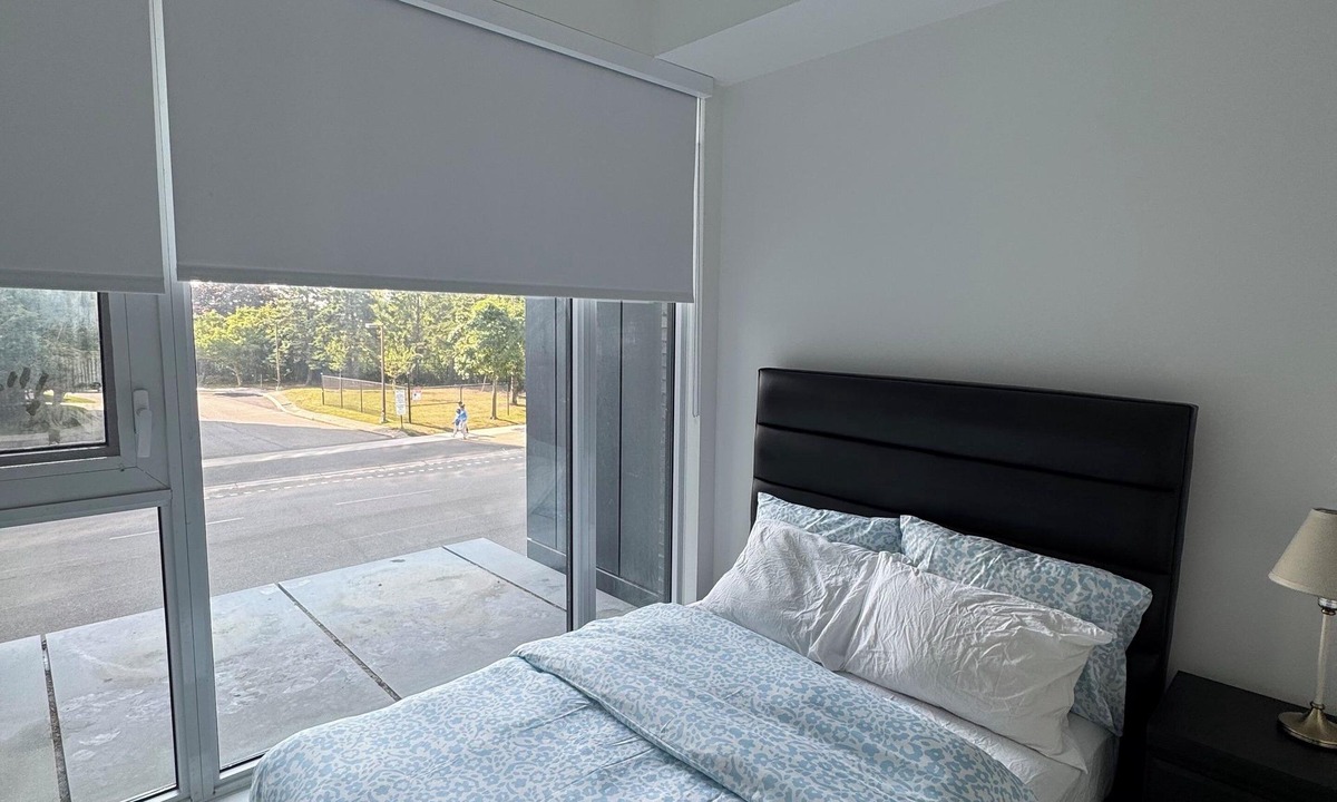 Downtown Mississauga House | Deluxe Condo Apartment in Square 1 Area. Your perfect getaway awaits.