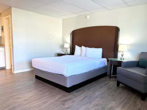 Regional District of Nanaimo Hotel | Departure Bay Motel