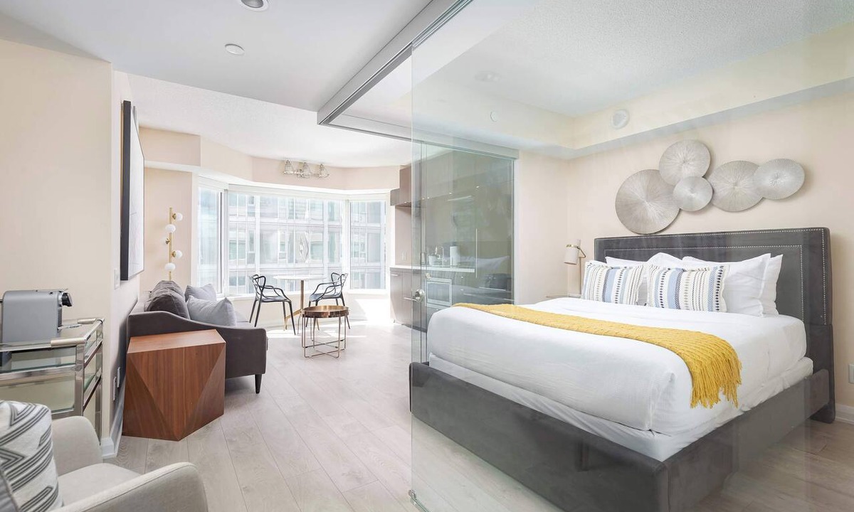 Yorkville Condo | Designer 4 Seasons Luxury Bldg of Yorkville!