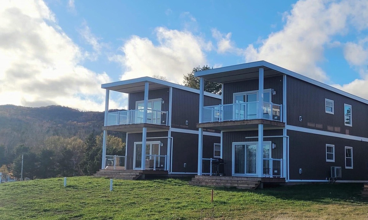 Ingonish House | Dragonfly Hollow - Cabot Trail, NS