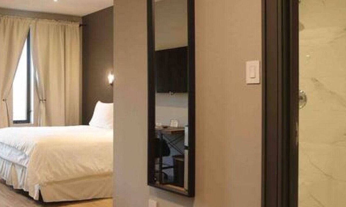 Northeast Mississauga House | Dream Suites Boutique Hotel - Private room in Mississauga