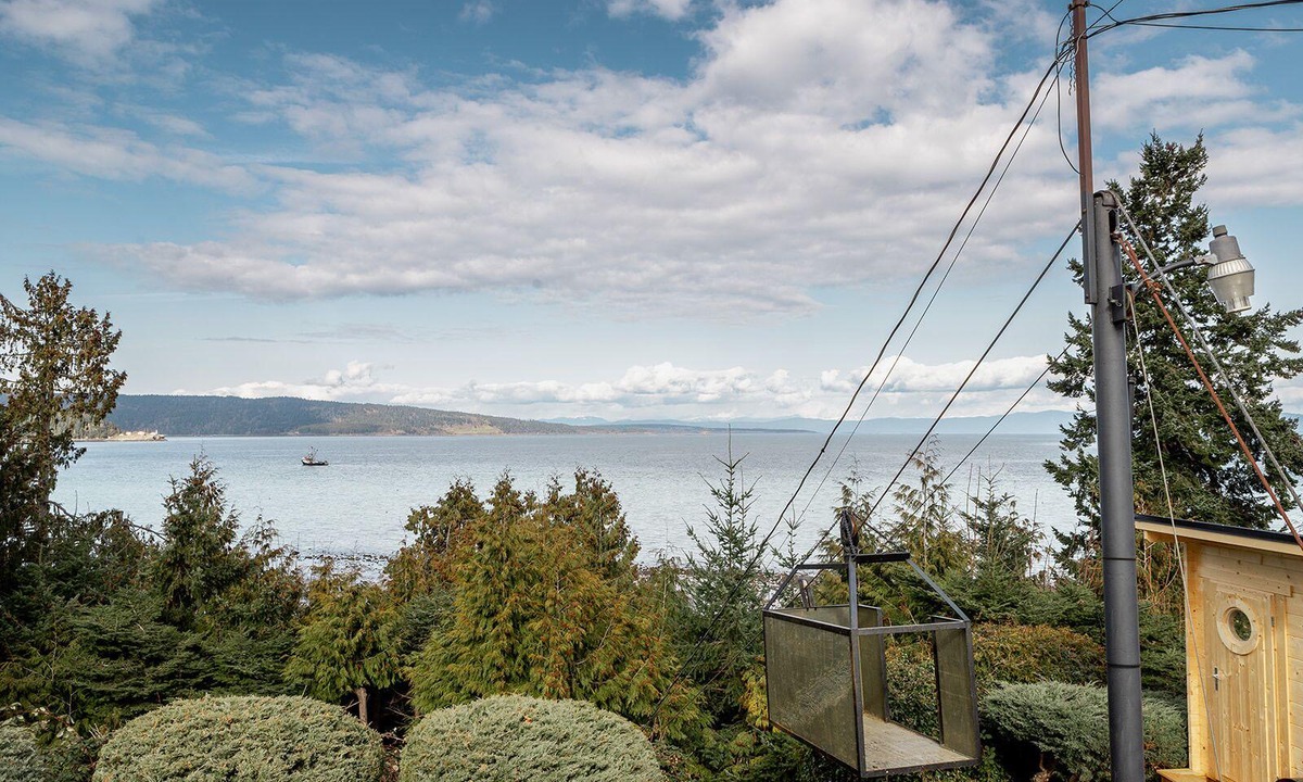 Regional District of Nanaimo House | DRIFT/Oceanfront/Sauna/Van Isle/Salish Sea