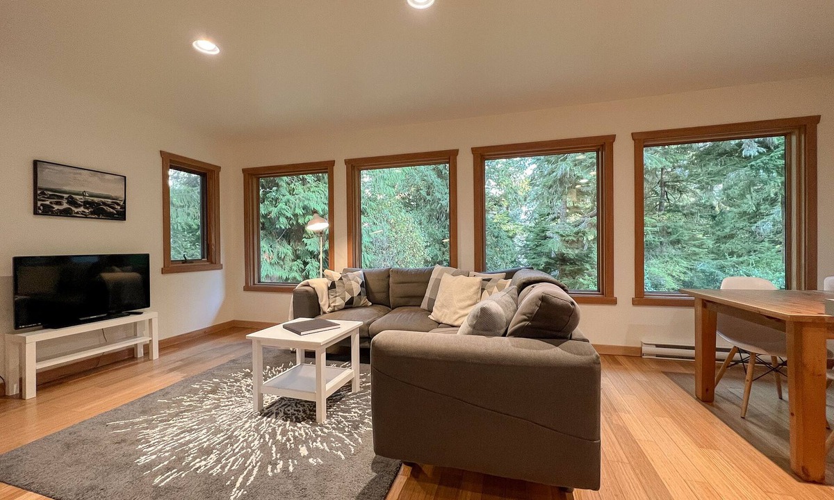 Tofino House | Eagle's Nest Suite-Inlet, Forest Views, Marina