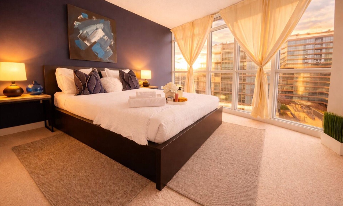 Wellington Place Hotel | Elegant 2BR Downtown Toronto Retreat Near Top Attractions