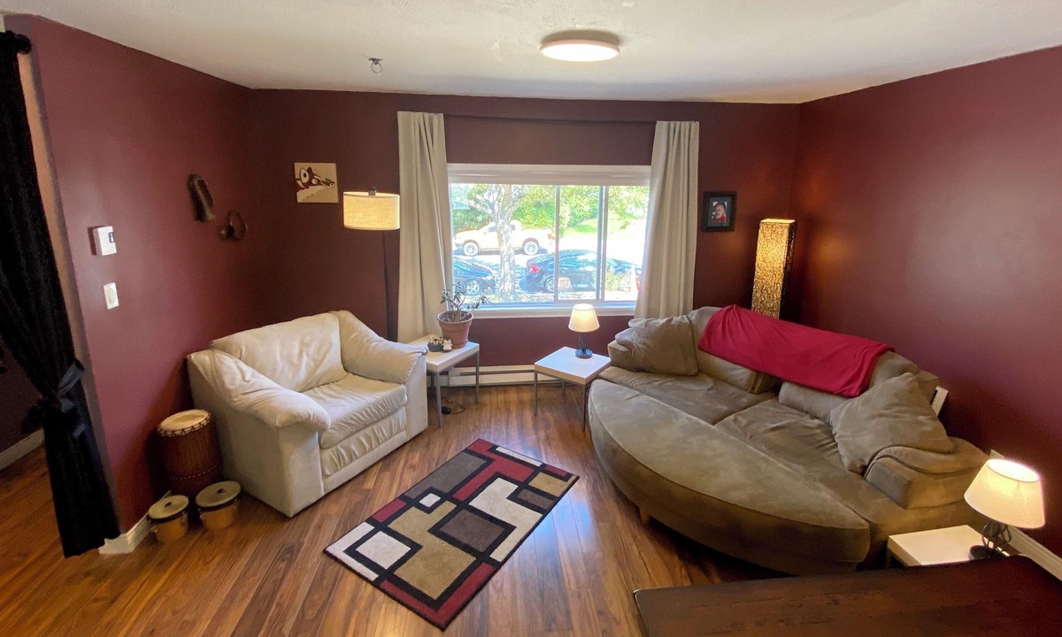Hillside - Quadra - Downtown Blanshard House | Elegant and eclectic Victoria house near bakery!