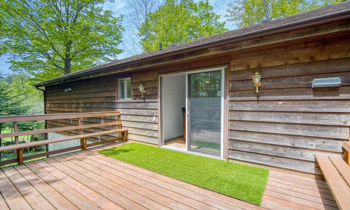 Sauble Beach House | Enchanting 3-Bedroom Cottage Surrounded By Nature Close To The Beach!