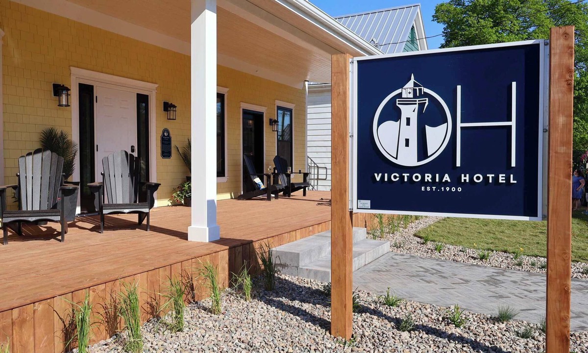 Victoria House | Entire Historic OH Hotel | Newly Restored for '26 | sleeps 18