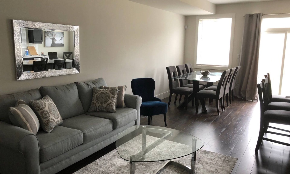 Glen Huron House | Entire semi-detached house in The Blue Mountains