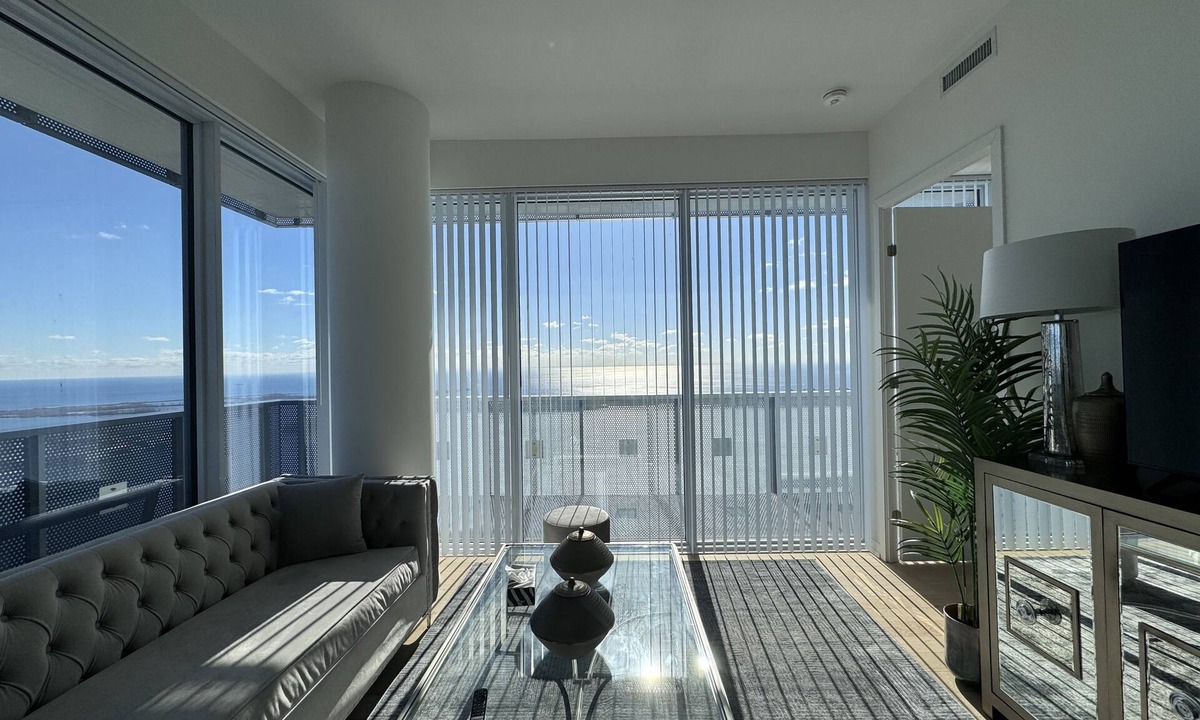 St. Lawrence Condo | Epitome luxury lifestyle living by the Lake, Fully Furnished Executive Penthouse