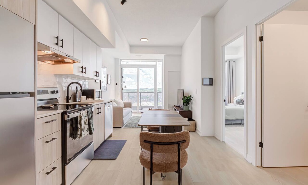 Burlington Condo | Escarpment Views | Luxury 1BR Condo | Resort-Style Amenities in North Burlington