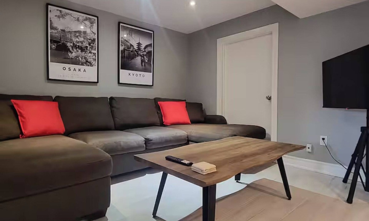 Lakeview Apartment | Executive Stay | Port Credit/Tor