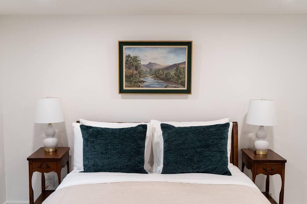 Fairfield House | Exquisite Garden Haven in Fairfield