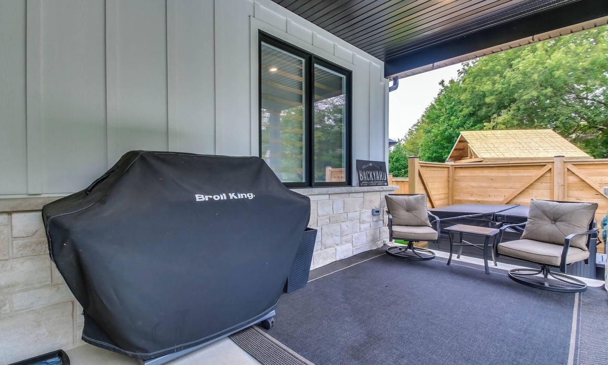 Port Burwell House | Family Friendly Beach House