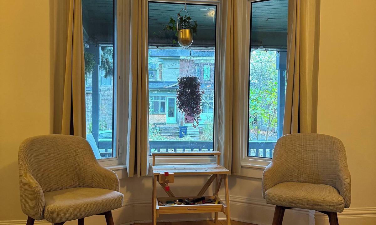 Parkdale House | Family-friendly fully detached home close to Lakeshore, High Park & Roncesvalles