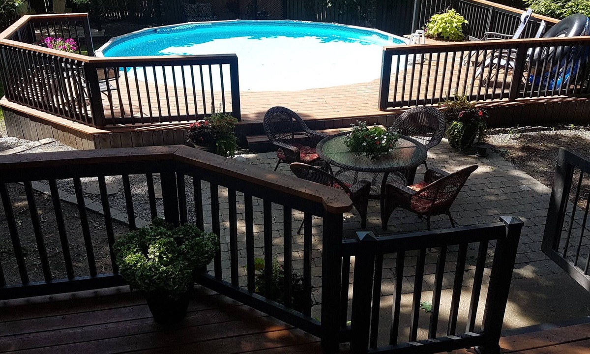 Lakeport House | Family friendly with pool & hot tub. Walk to beach!
