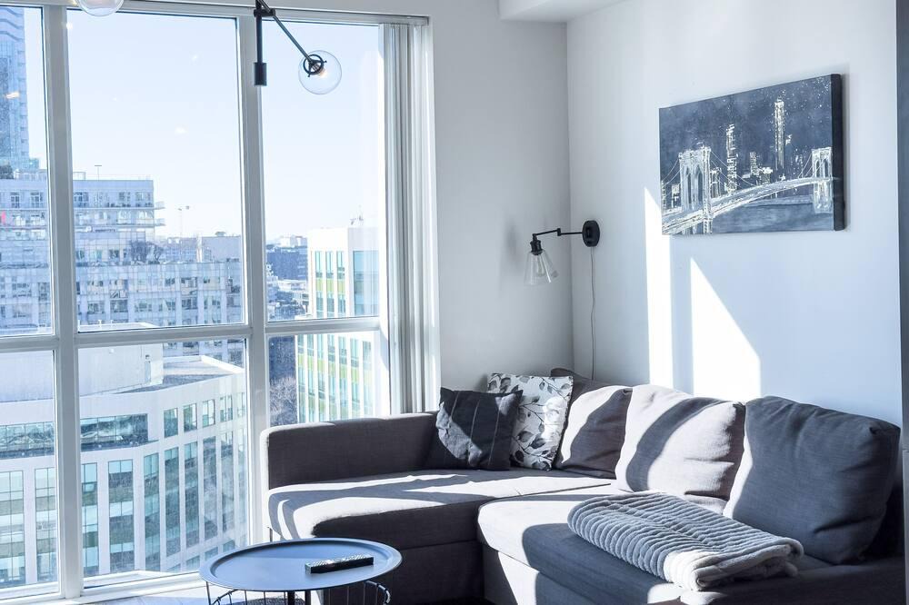 Central Waterfront House | Fancy 2 Beds Suite near CN Tower, Scotia Arena, Rogers Centre & FREE PARKING