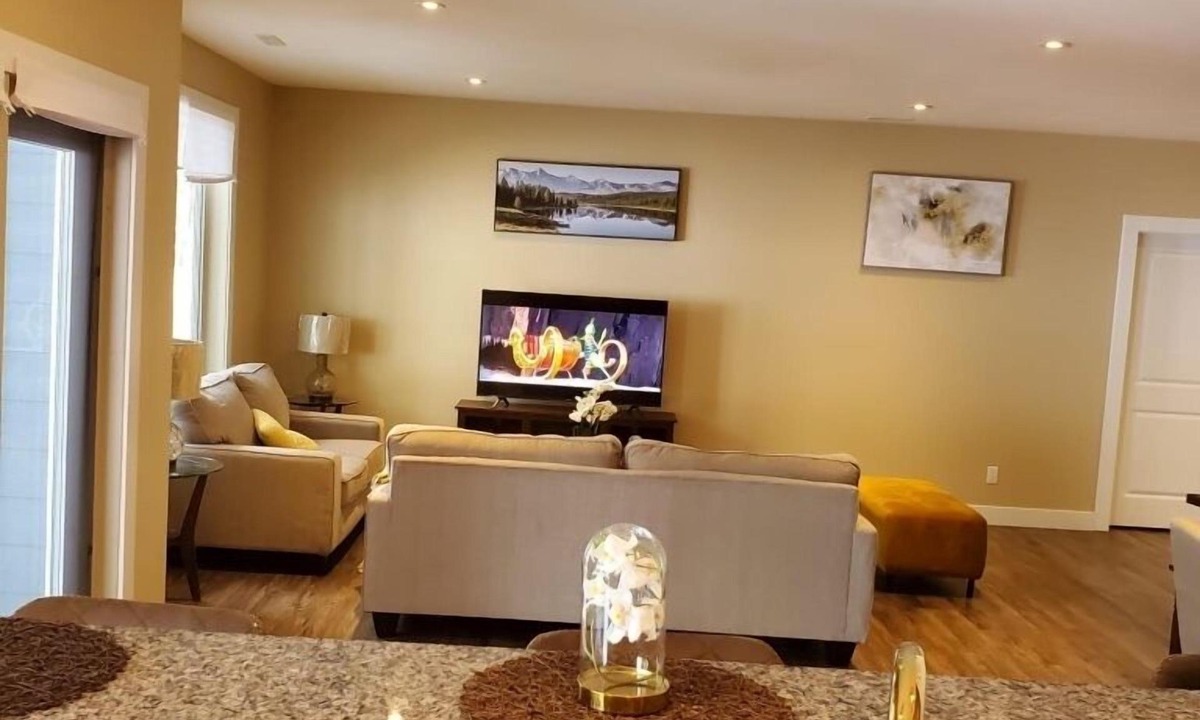 East Kootenay House | Features ~1200sq.ft of living space with an open concept located near Fernie