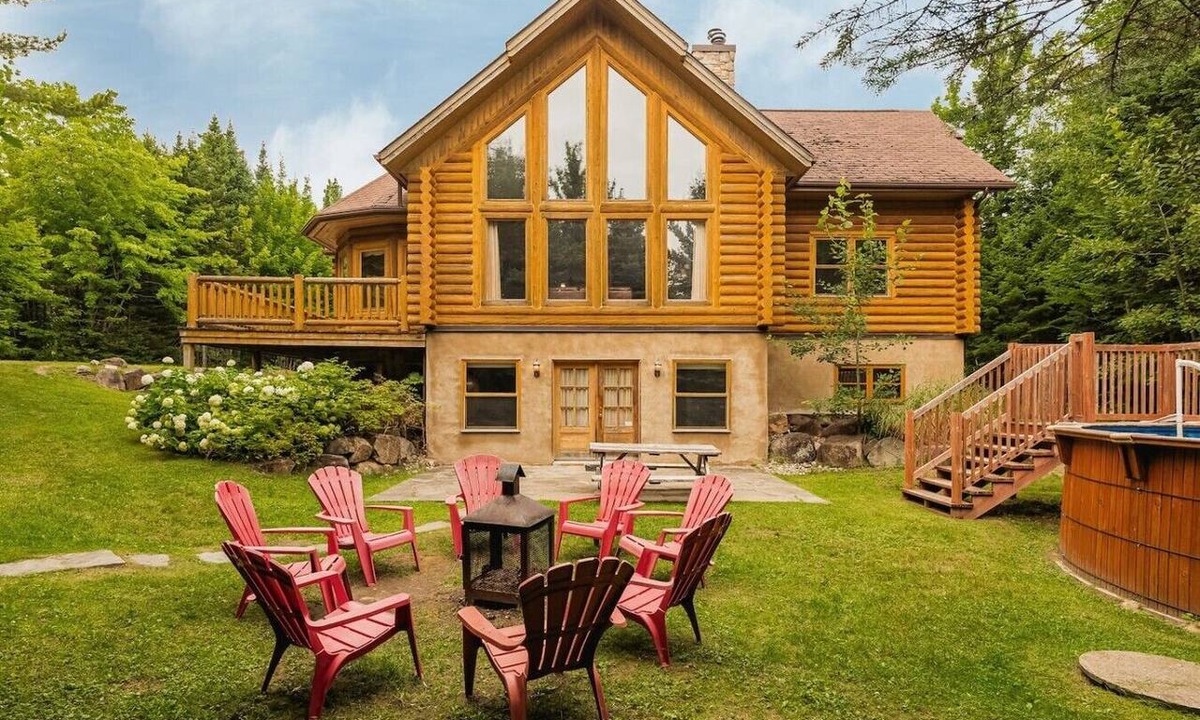 Fiddler Lake Resort House | Fiddler Lake Resort: Chalet + Private Spa