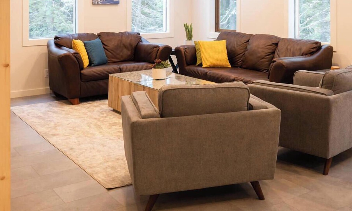 Nelson Cabin | First Chair Lodge & Retreat Center- 10 min from Whitewater & Nelson; Sleeps 19