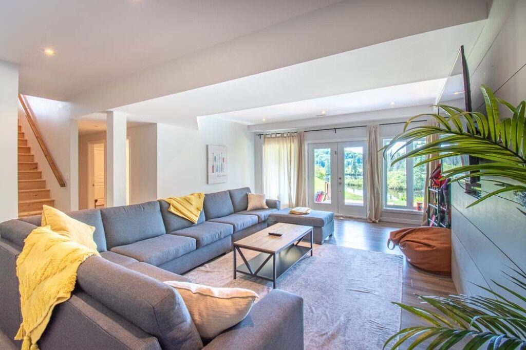 Joly Cottage | Forest Lake Retreat-6BR Waterfront Cottage