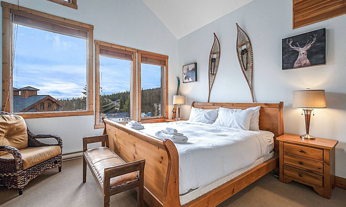 The Forest Villa | Forest Lane Hideaway-Sleeps 18 w/Private Hot Tub