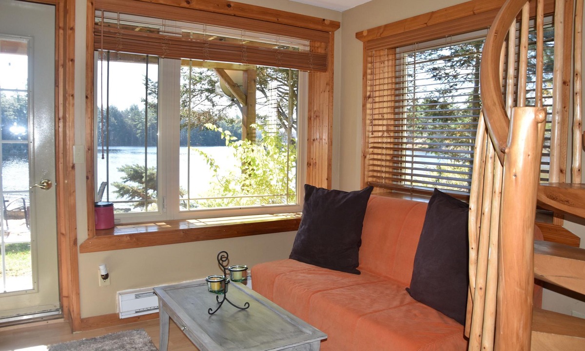 McDougall Cottage | Four Season Muskoka Log House at the Lake - Sauna with a Tea Room