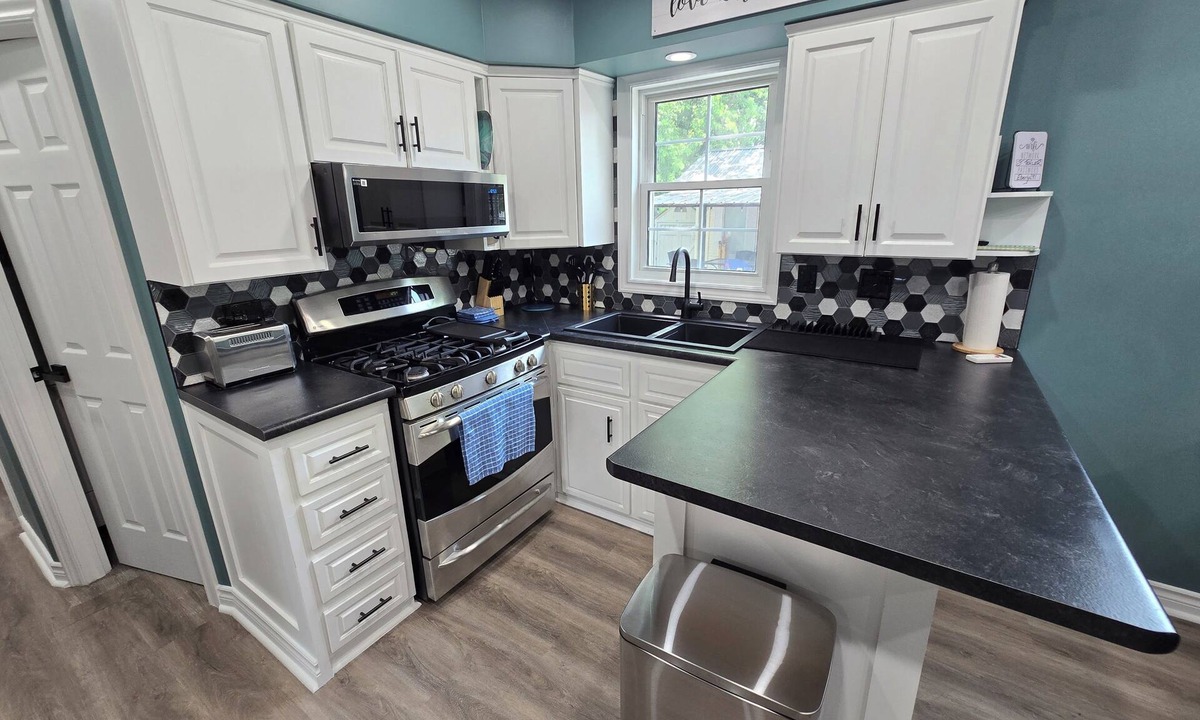 Sherkston House | Freshly remodeled premium trailer in prime location!