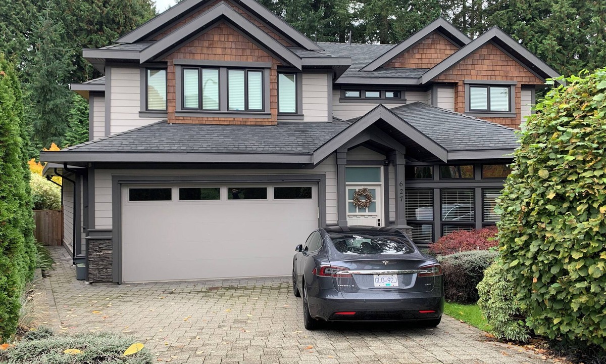 North Vancouver Apartment | Fully equipped 5 star 1 bdrm suite. Luxurious.