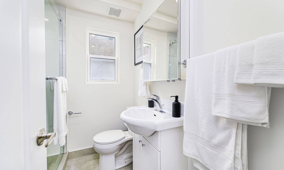 Smythe Park House | Fully renovated house in Toronto