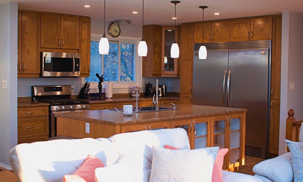 Quinte West House | Getaway from the hustle and bustle from the city to relaxing serenity.