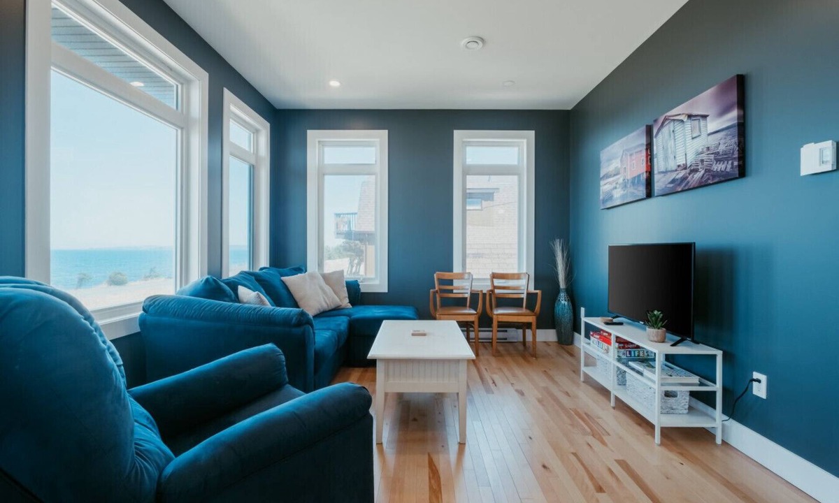 Conception Bay South House | Golden Tide Cottage | 2 Bd, Panoramic Ocean Views