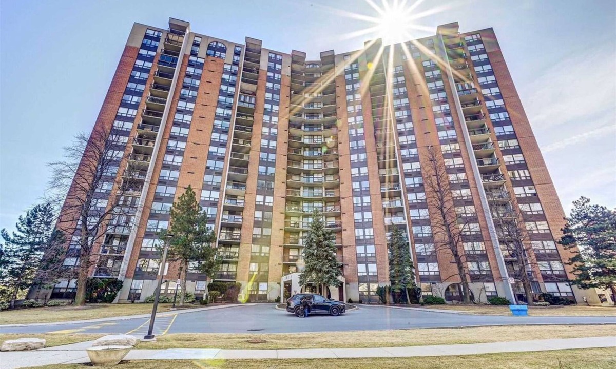 Downtown Mississauga Condo | Gorgeous 3 bedroom condo apartment in Square One Mississauga