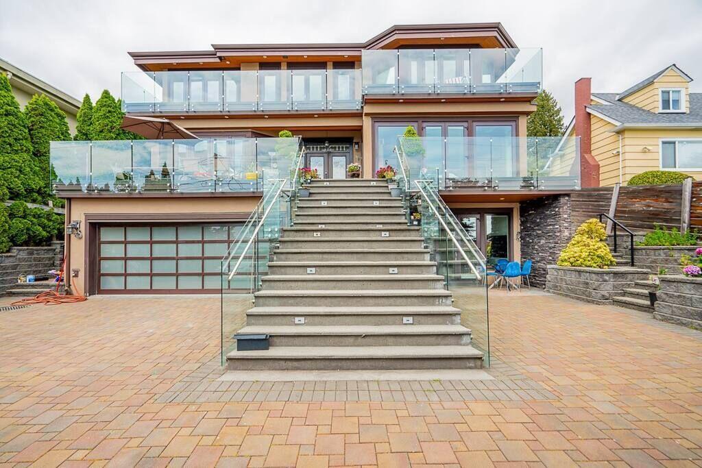 West Vancouver House | Gorgeous Guest suite in West Vancouver