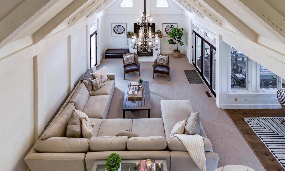 Port Carling Villa | Gorgeous newly renovated Villa at the prestigous Lake Joe Club Resort!