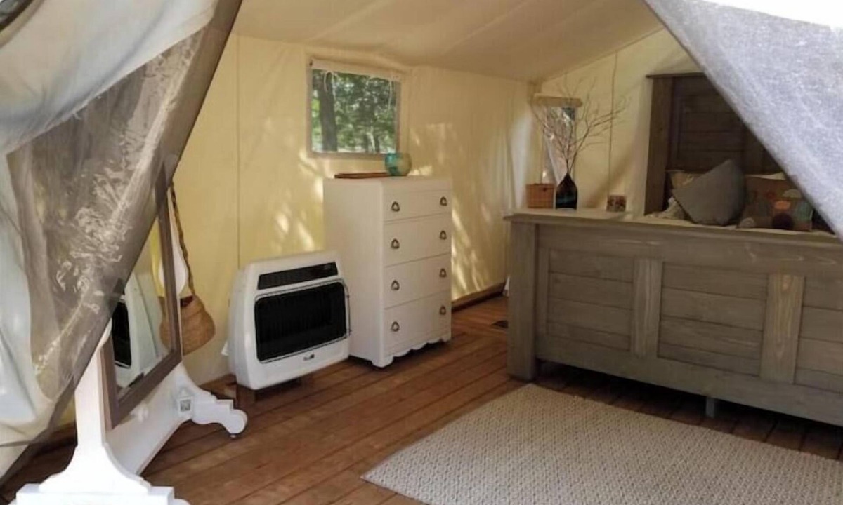 Chatsworth Cabin | Greyridge Glamping "Paradise Island " Retreat
