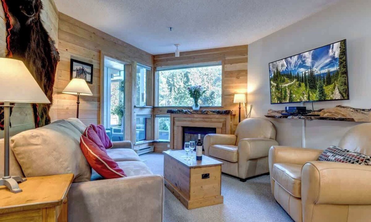 Upper Village Condo | Greystone Lodge 229 Ski-in/Out by Acer Vacations