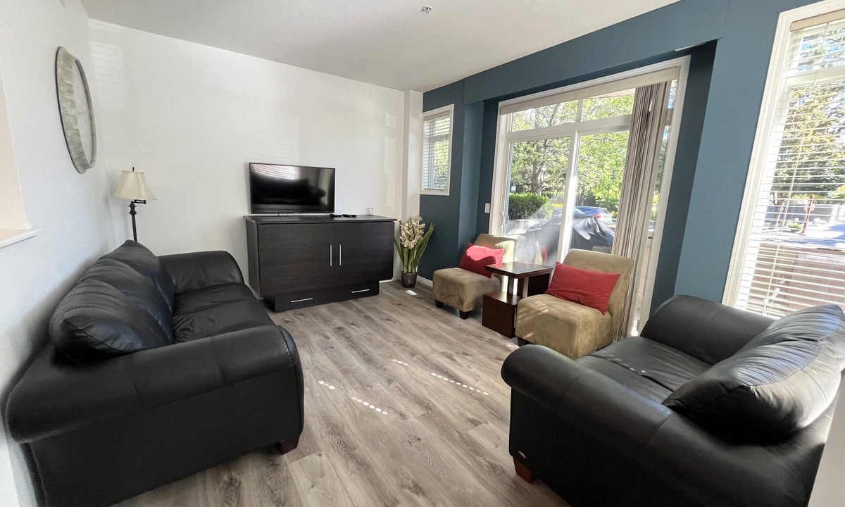 North End Condo | Ground Floor Walk out Downtown Kelowna by the Lake!