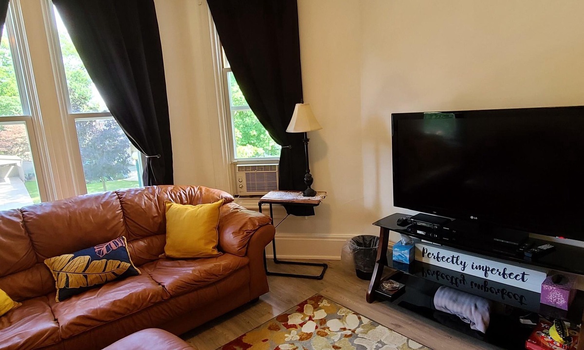 Cambridge Apartment | ⭐ Guest Haus⭐2BD ⭐Walk Thru History⭐@ River Weddings ⭐Walk downtown