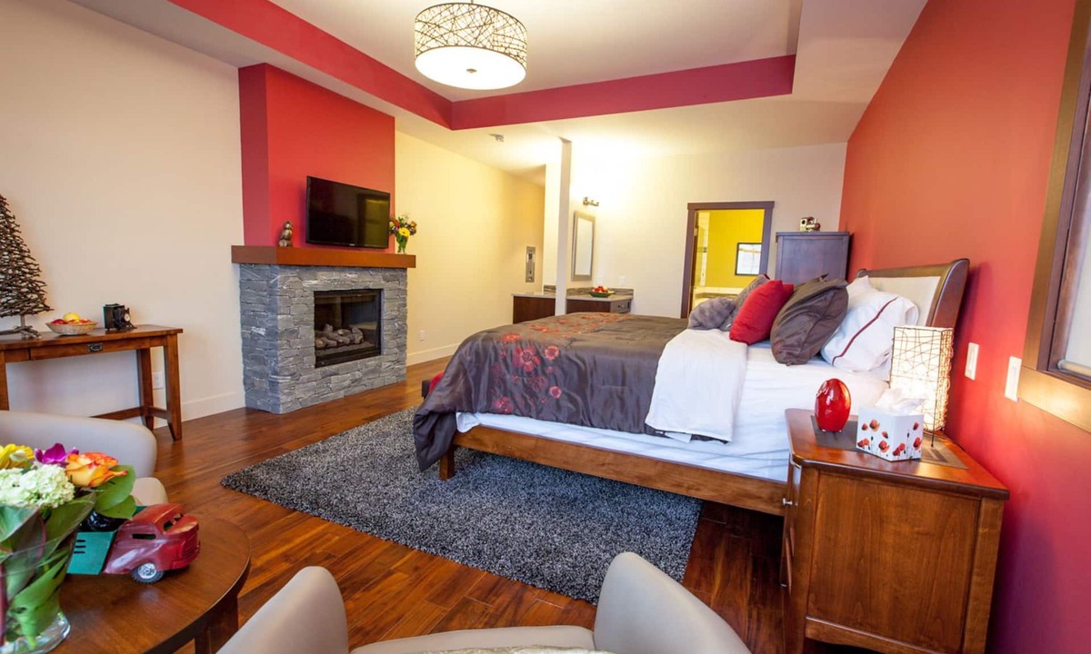Toovey Heights Bed & Breakfast | Hillcrest Farm Market B&B