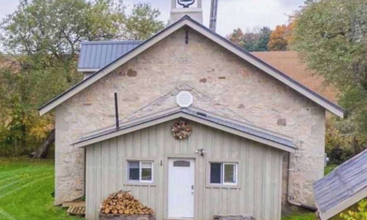 West Grey House | Historic 1873 Schoolhouse Retreat, West Grey