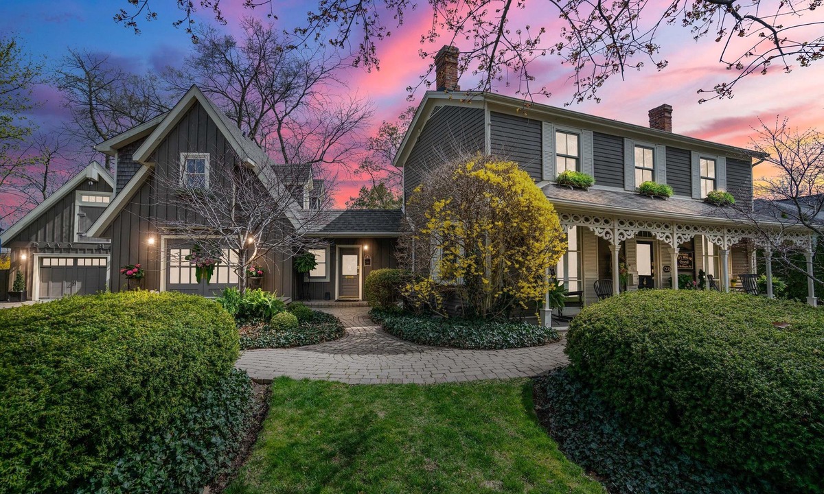 Old Town Historic District House | Historic home in the heart of NOTL. -Min 1 month